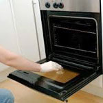 clean-oven-with-green-clean